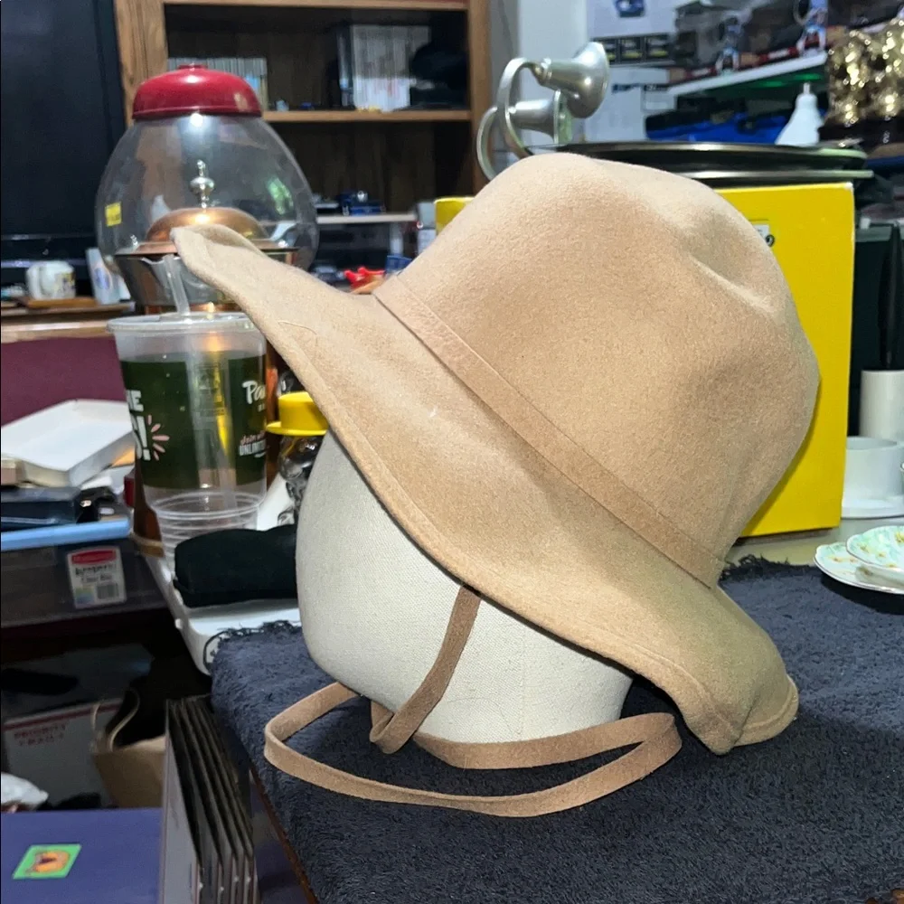 Elegant vintage women's hat by Peachloft,100% wool - Picture 3 of 7